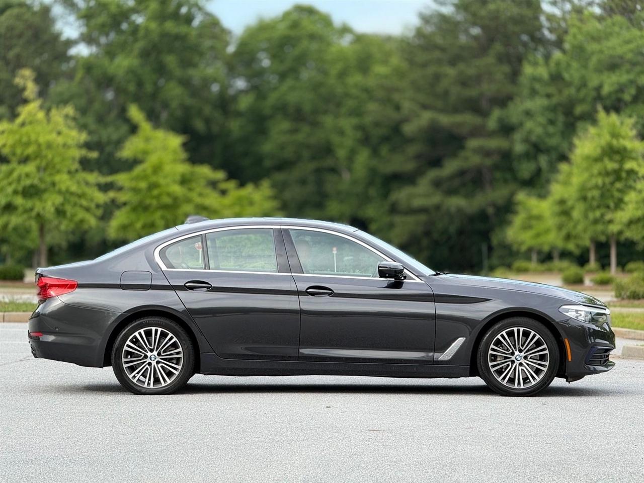 BMW 5 Series  2019