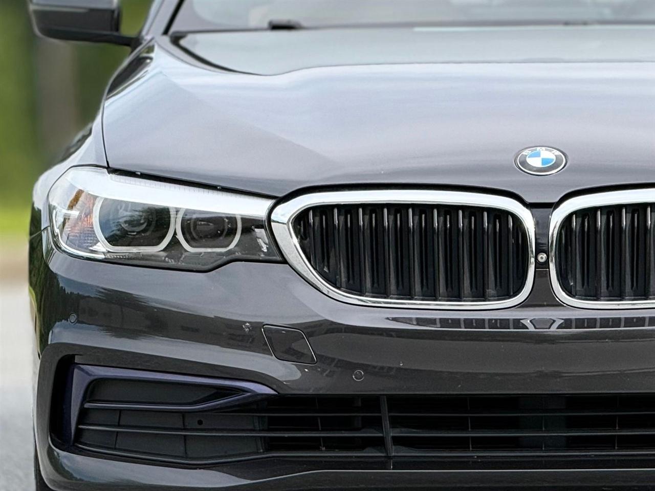 BMW 5 Series  2019