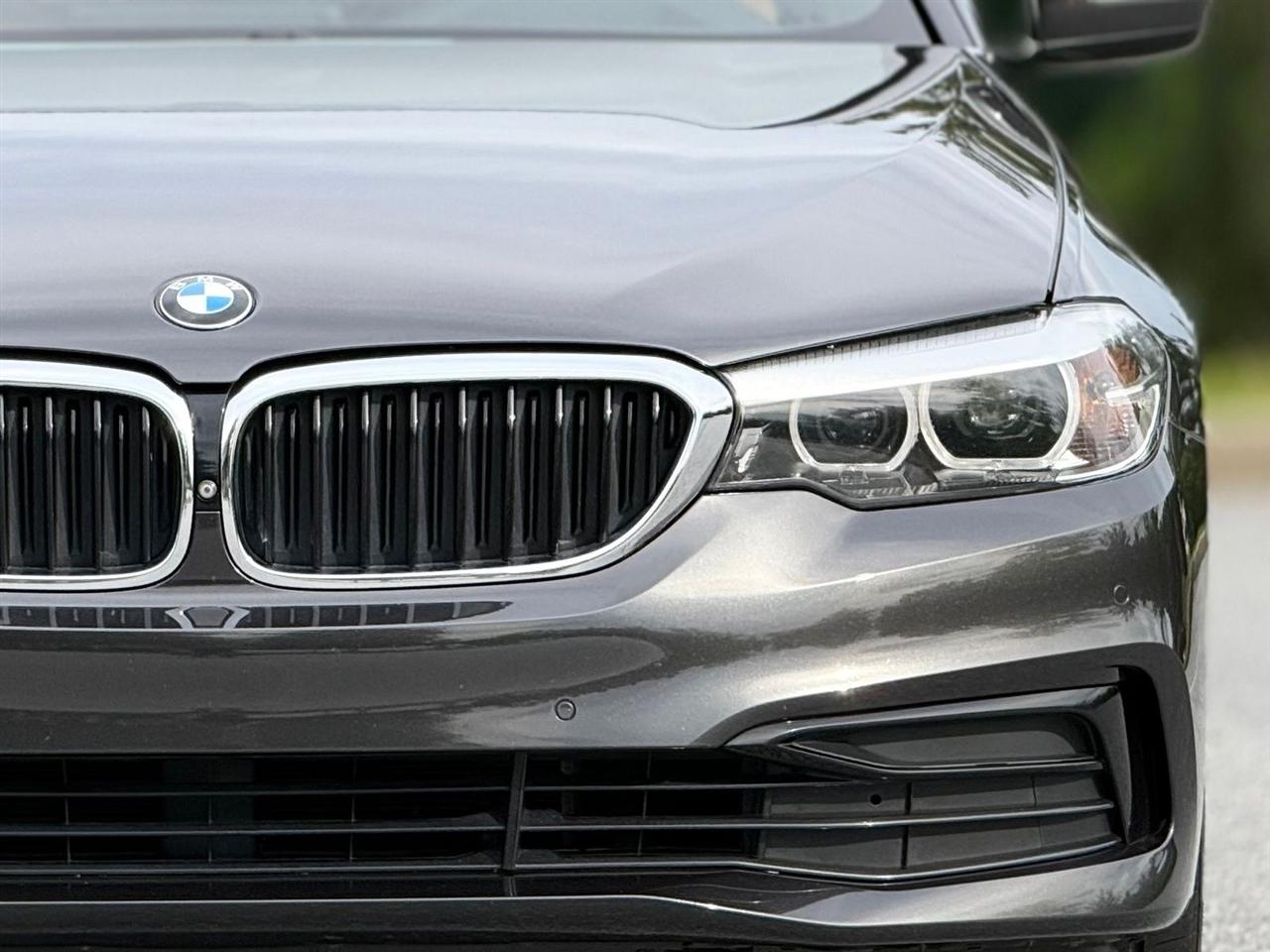 BMW 5 Series  2019