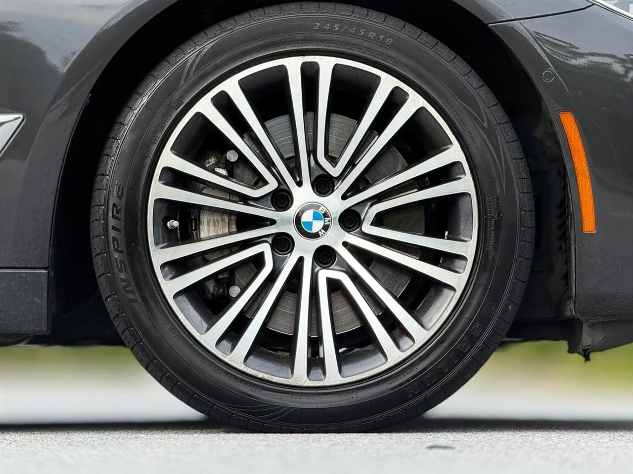 BMW 5 Series  2019