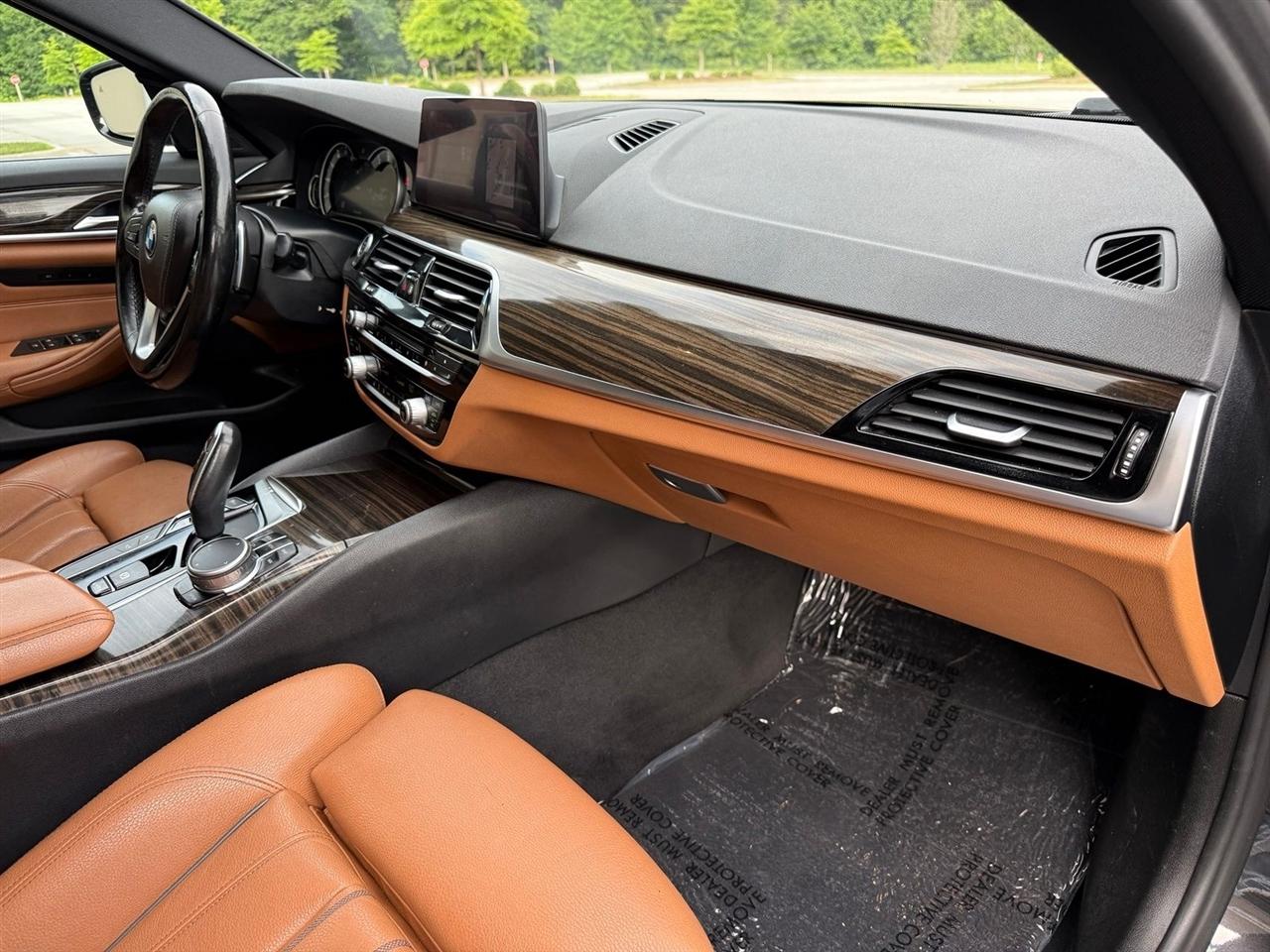 BMW 5 Series  2019