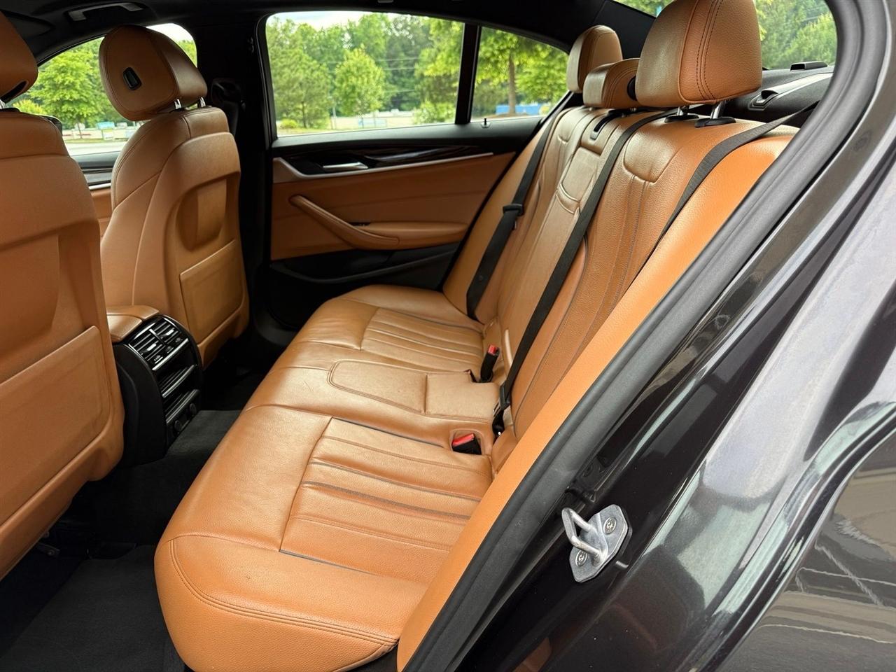 BMW 5 Series  2019