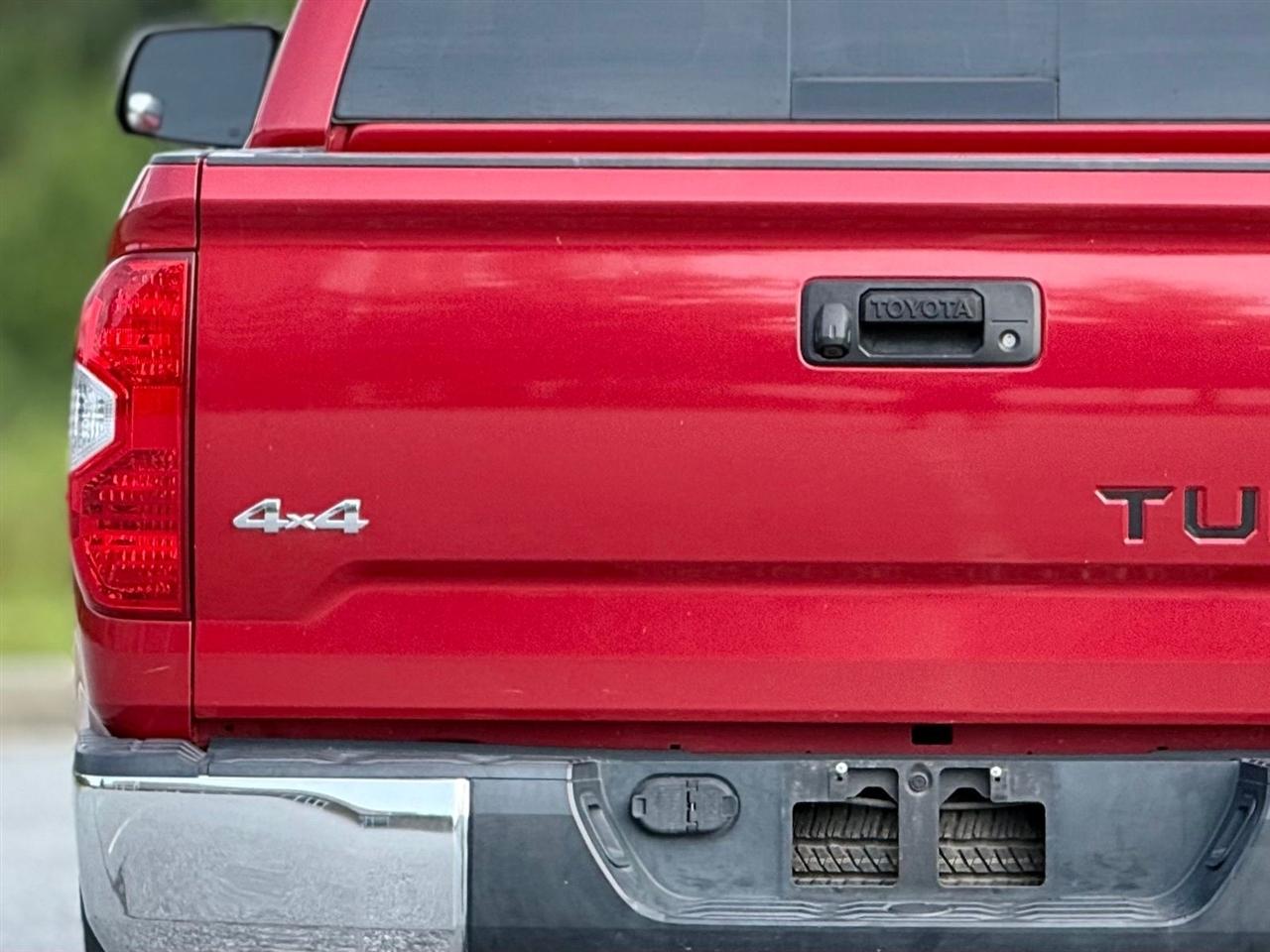 Toyota Tundra 4WD  2017