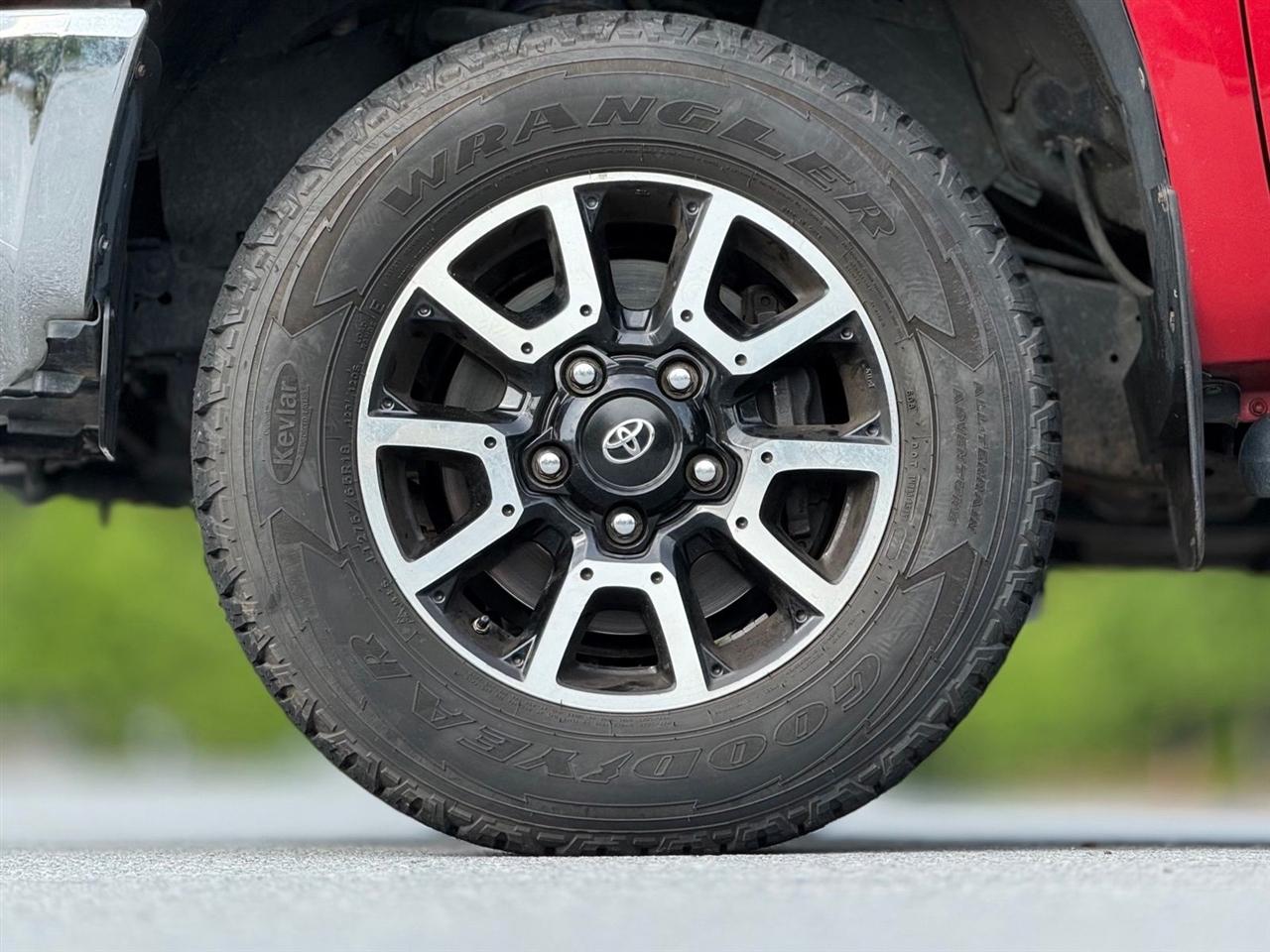 Toyota Tundra 4WD  2017