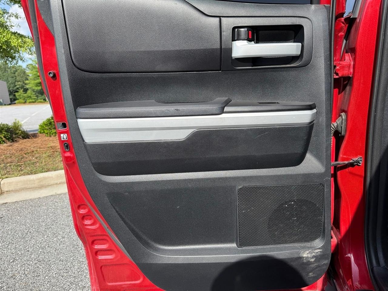 Toyota Tundra 4WD  2017