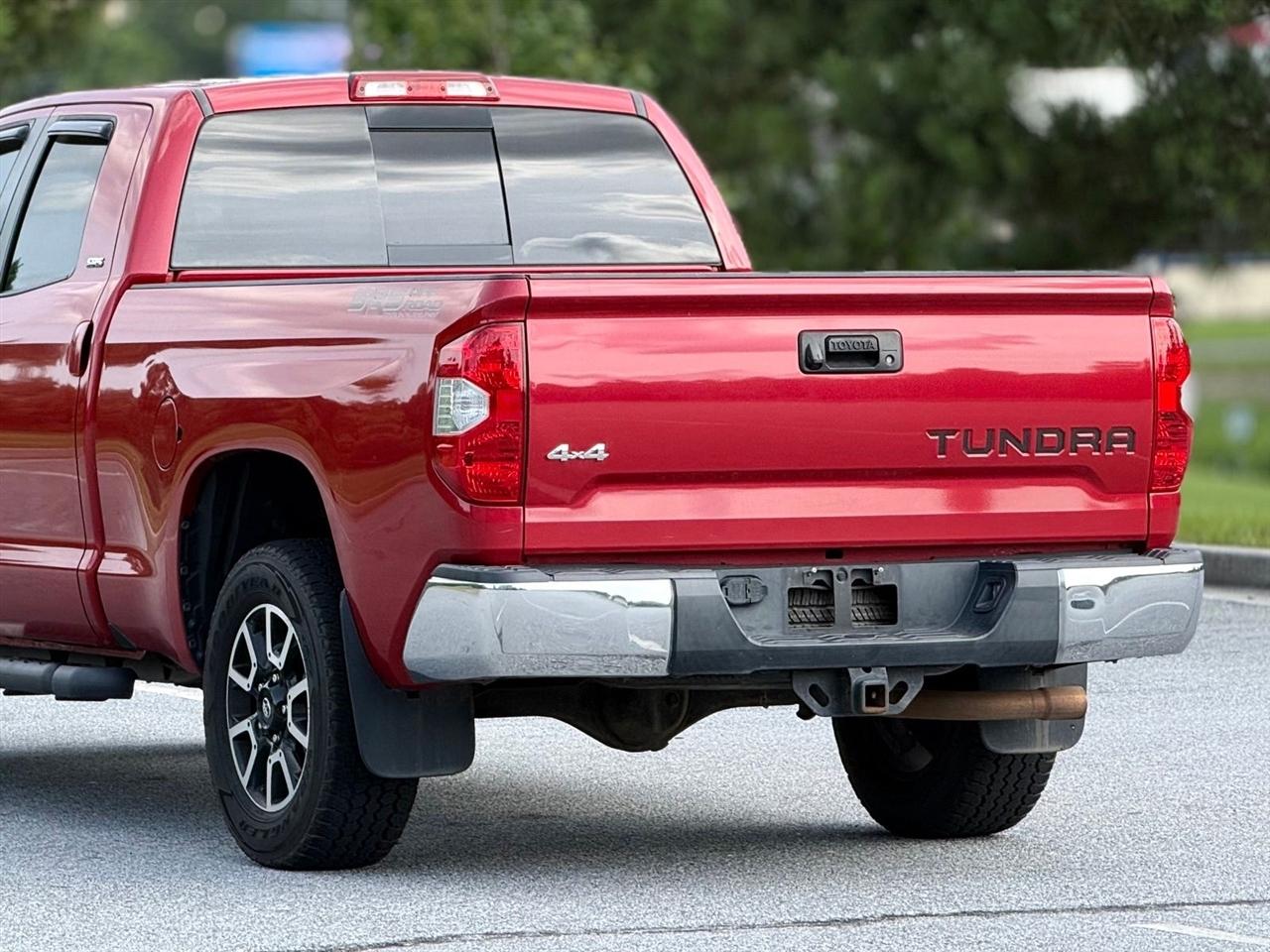 Toyota Tundra 4WD  2017
