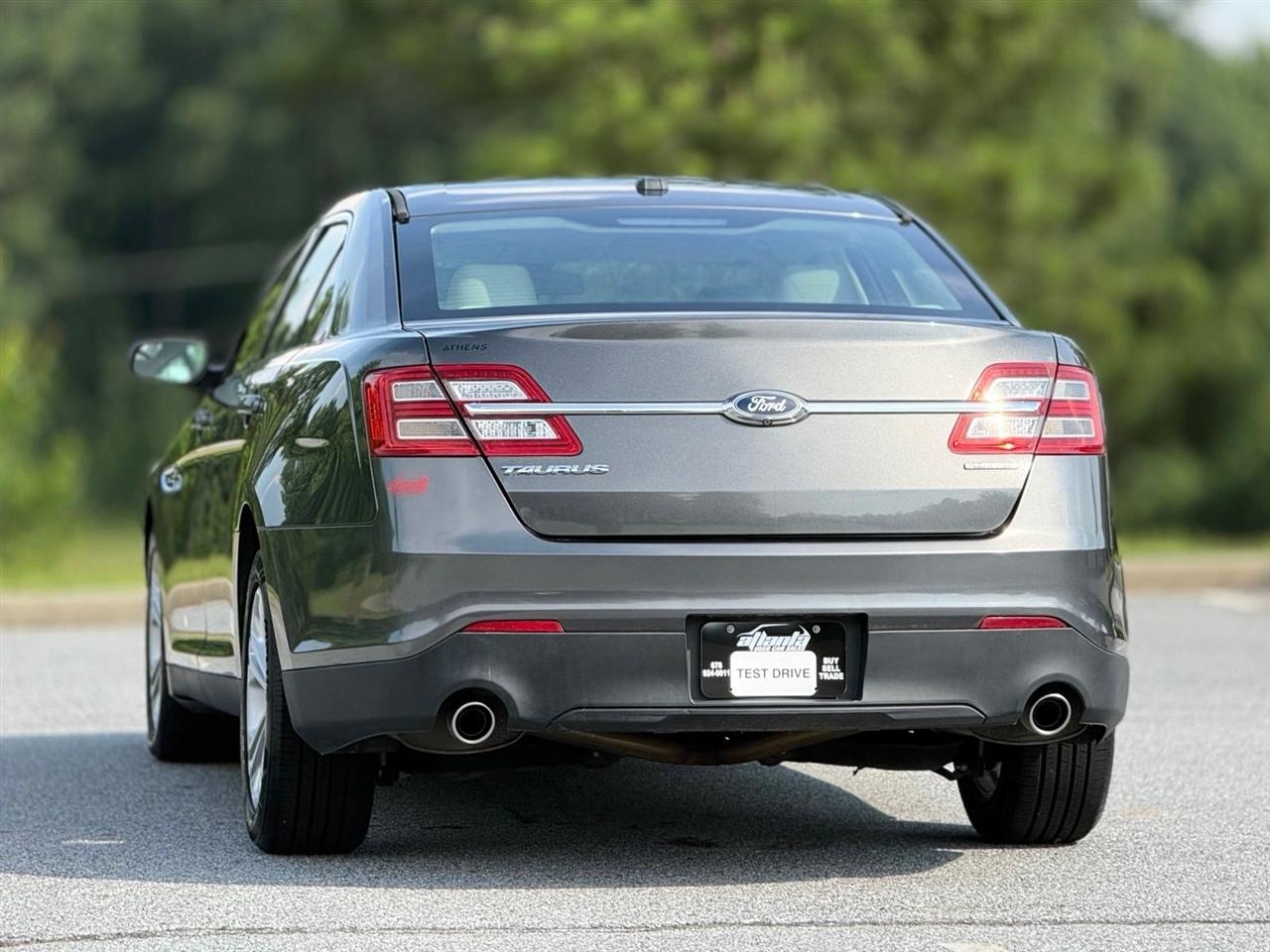Ford Taurus  2016