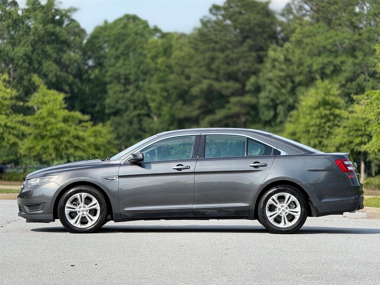 Ford Taurus  2016