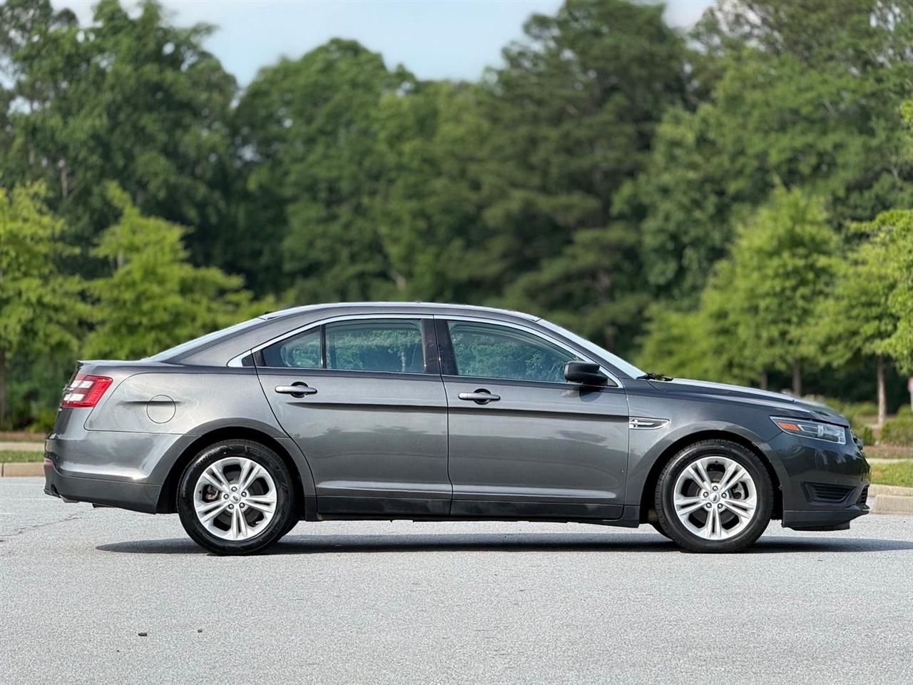 Ford Taurus  2016