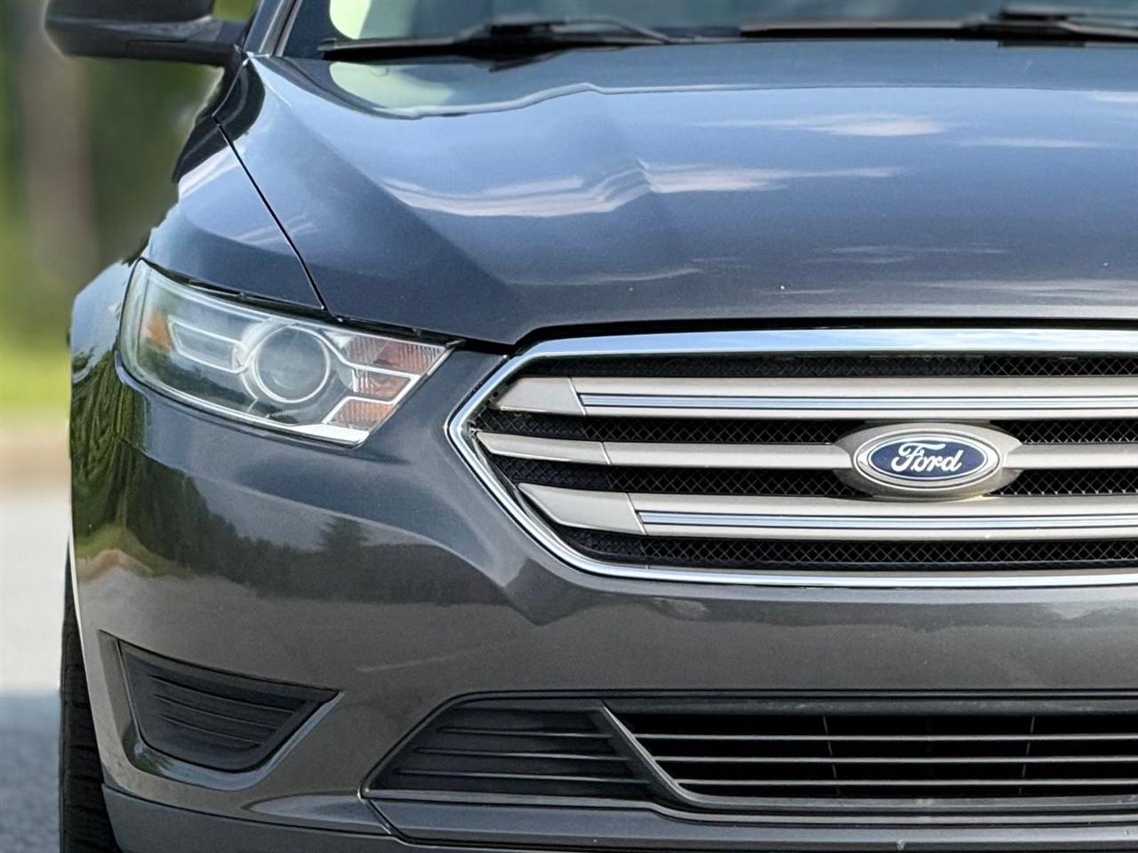 Ford Taurus  2016