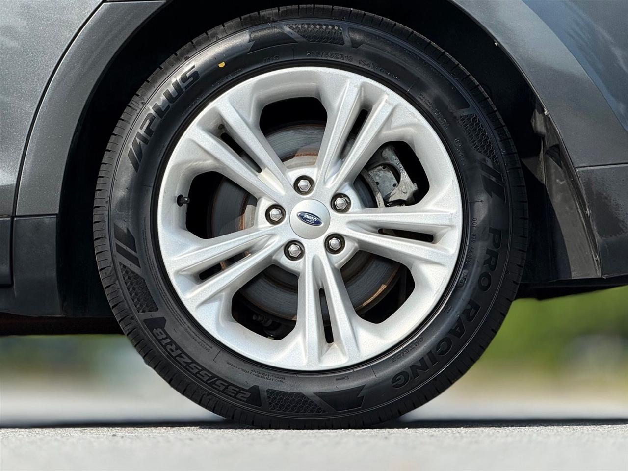 Ford Taurus  2016