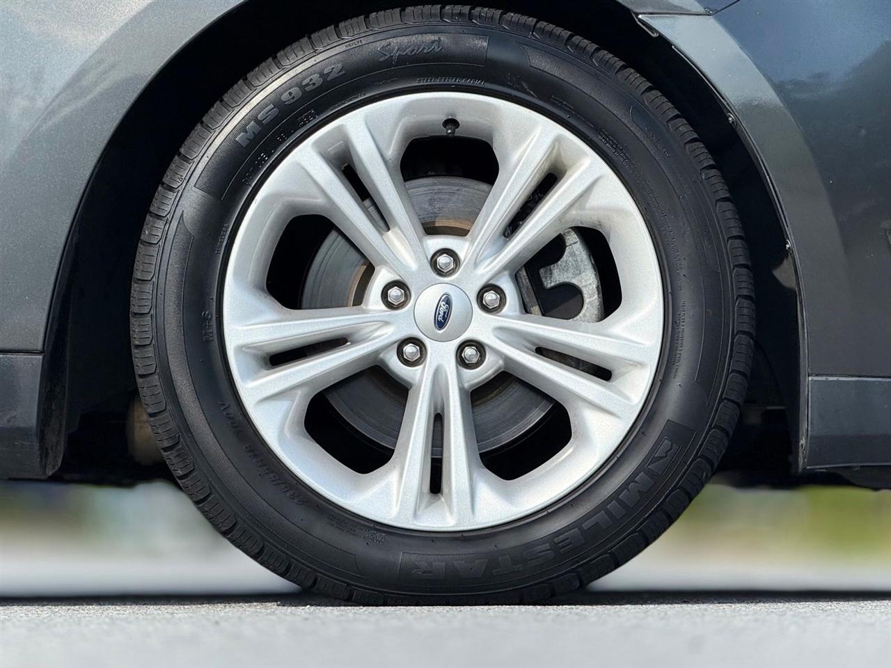 Ford Taurus  2016