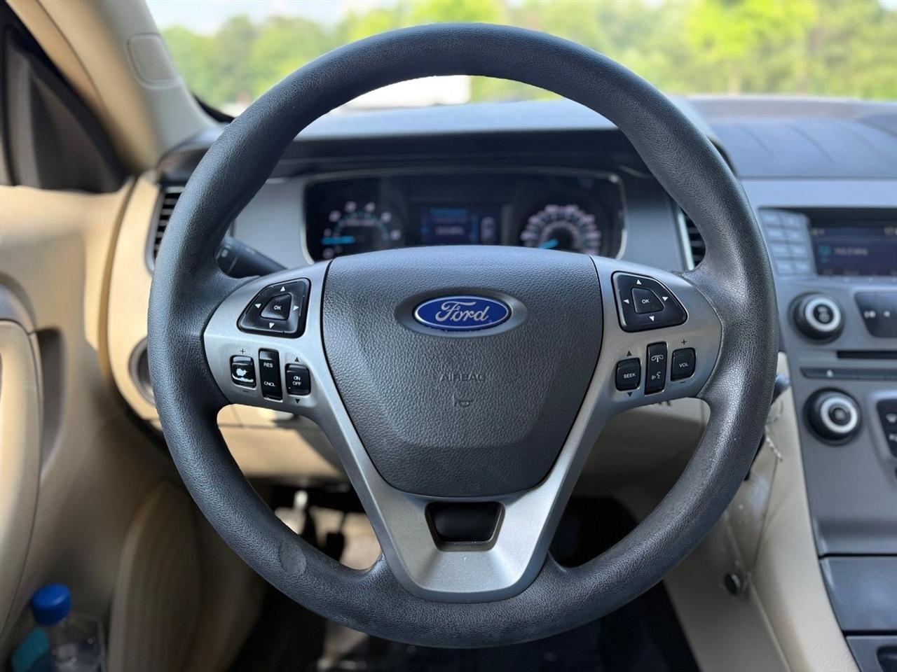 Ford Taurus  2016