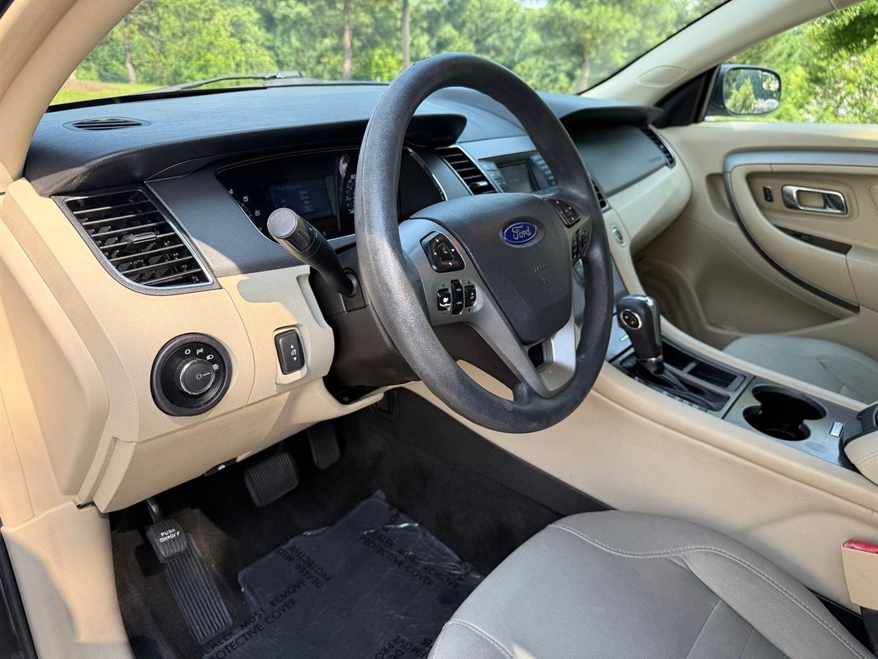 Ford Taurus  2016