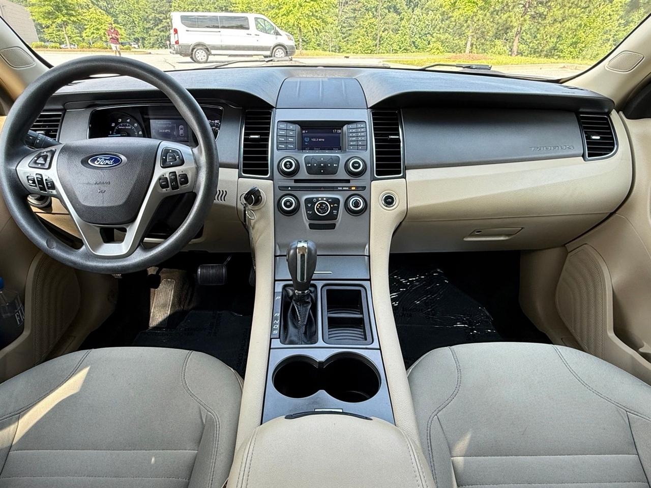 Ford Taurus  2016