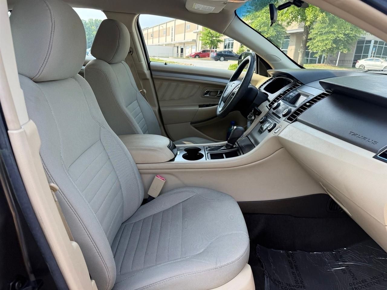 Ford Taurus  2016