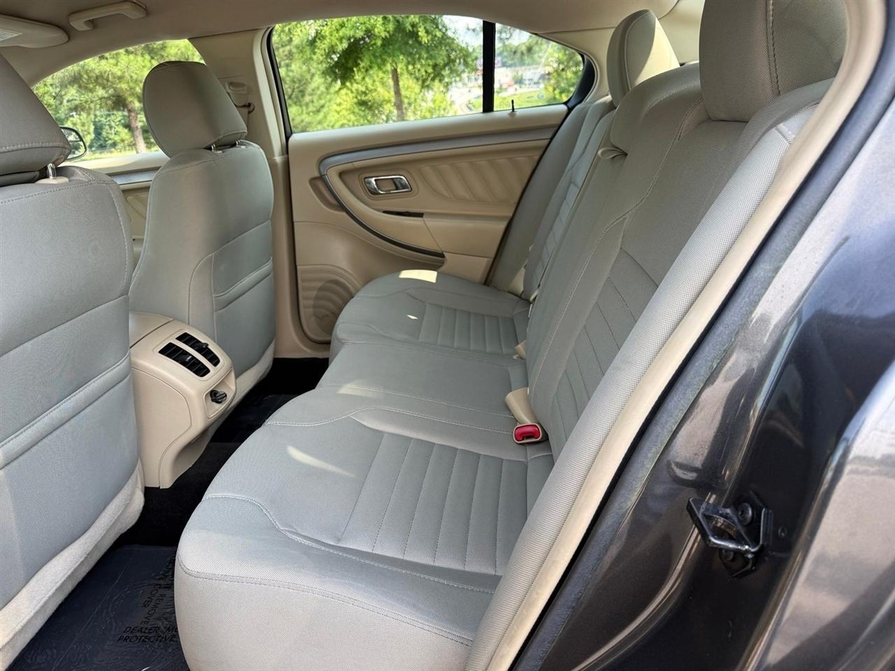Ford Taurus  2016