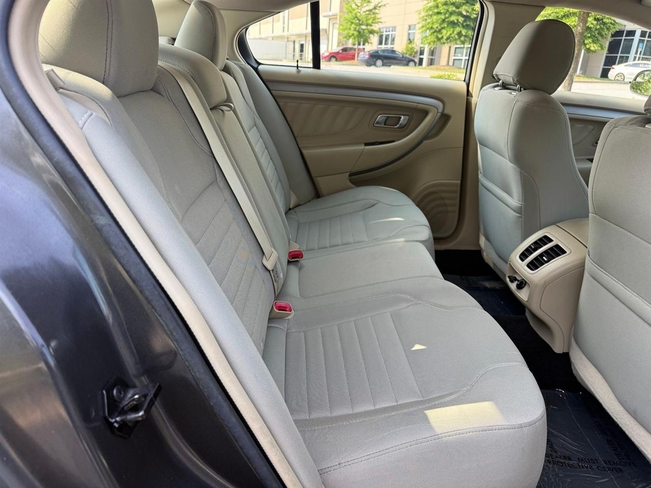 Ford Taurus  2016