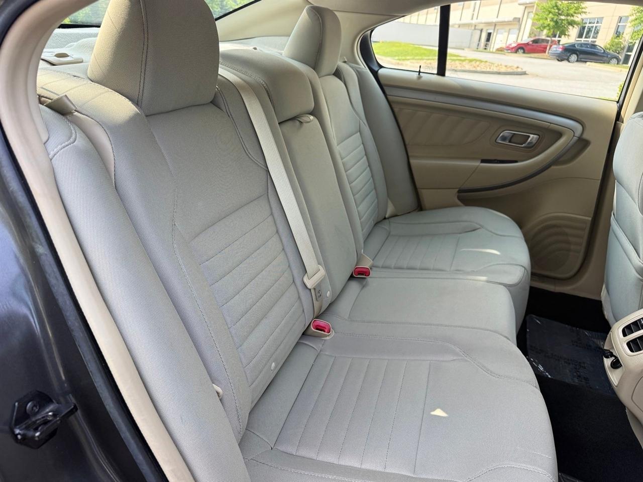 Ford Taurus  2016