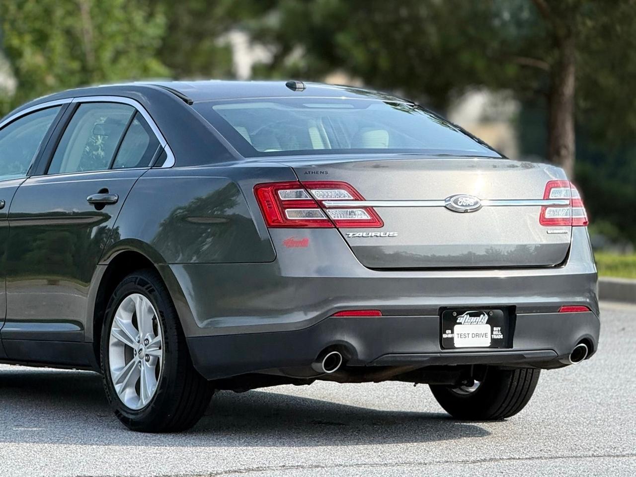 Ford Taurus  2016