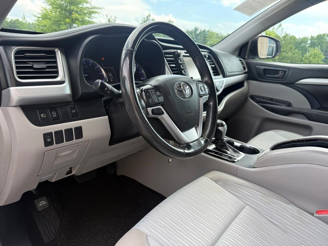 Toyota Highlander  2019