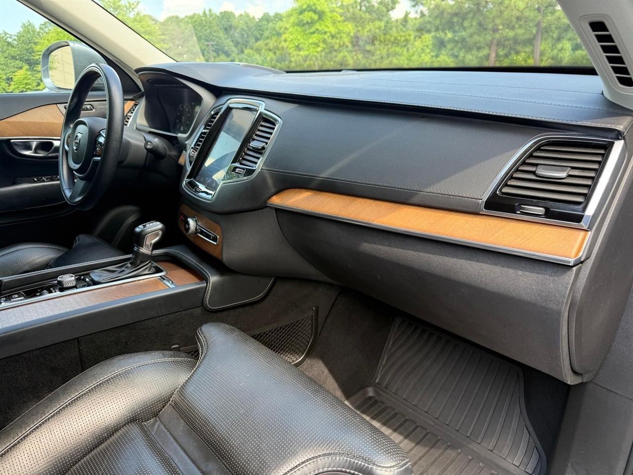 Volvo XC90  2019