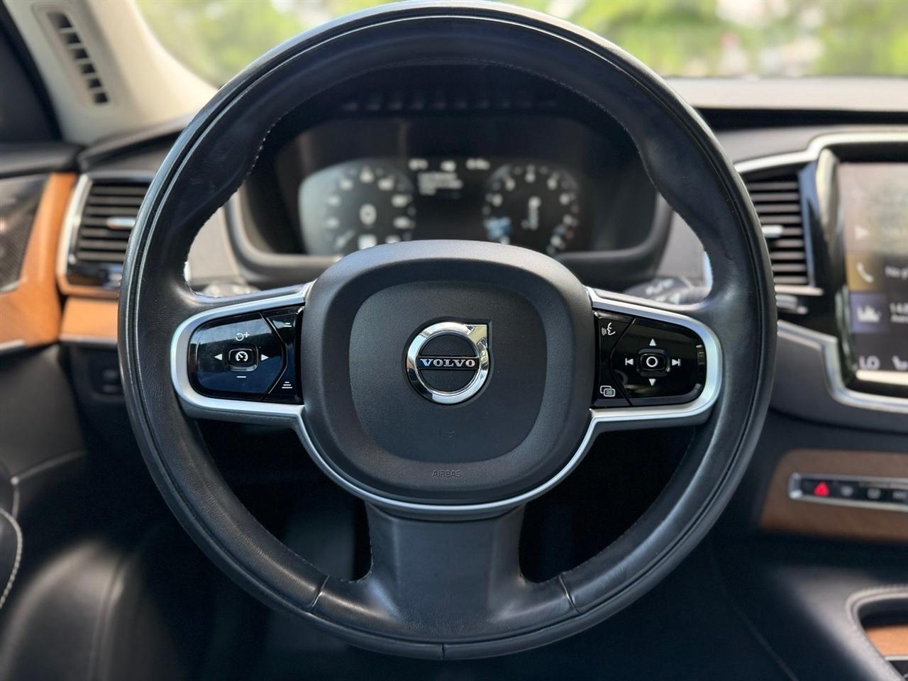 Volvo XC90  2019