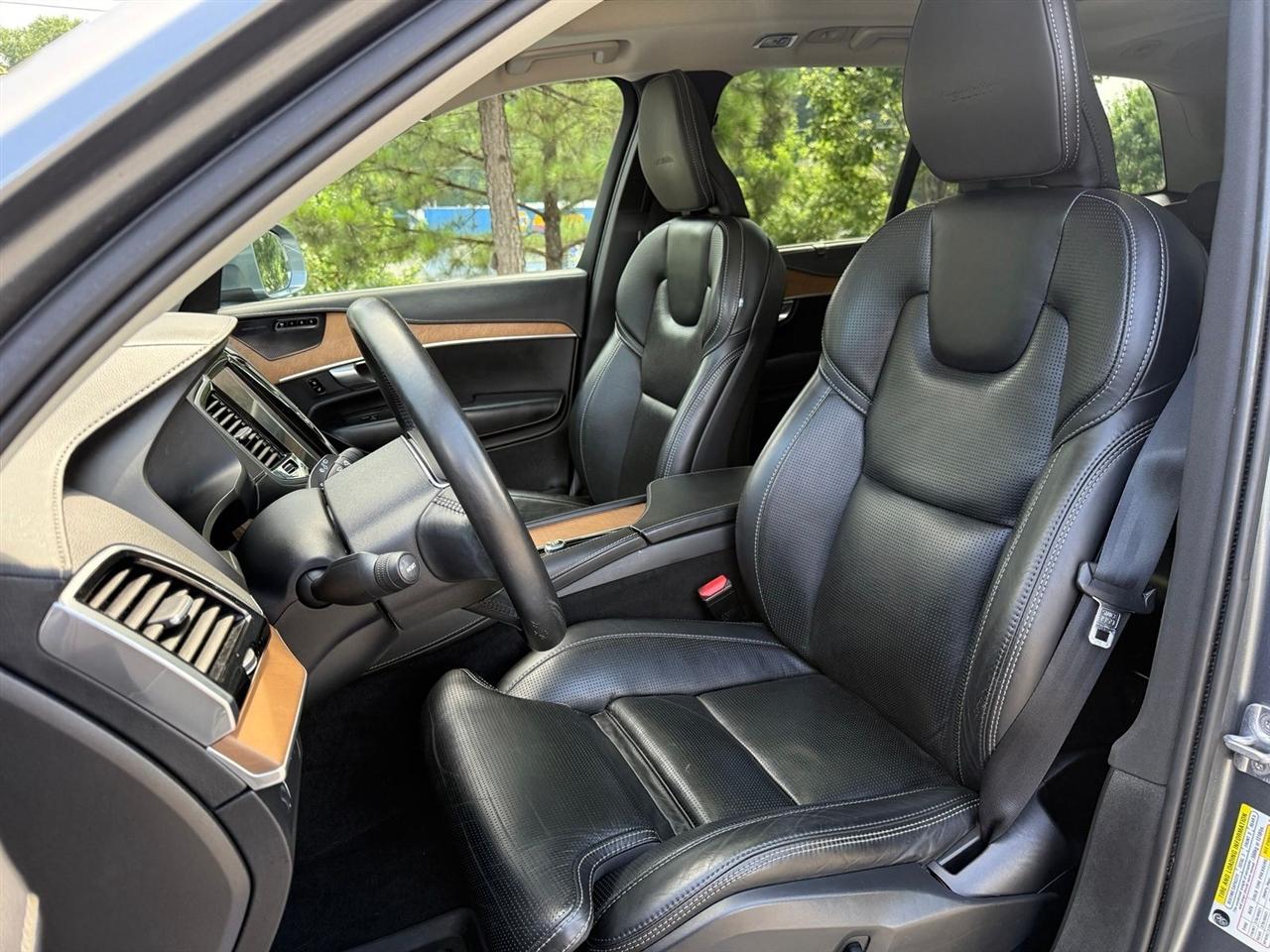 Volvo XC90  2019