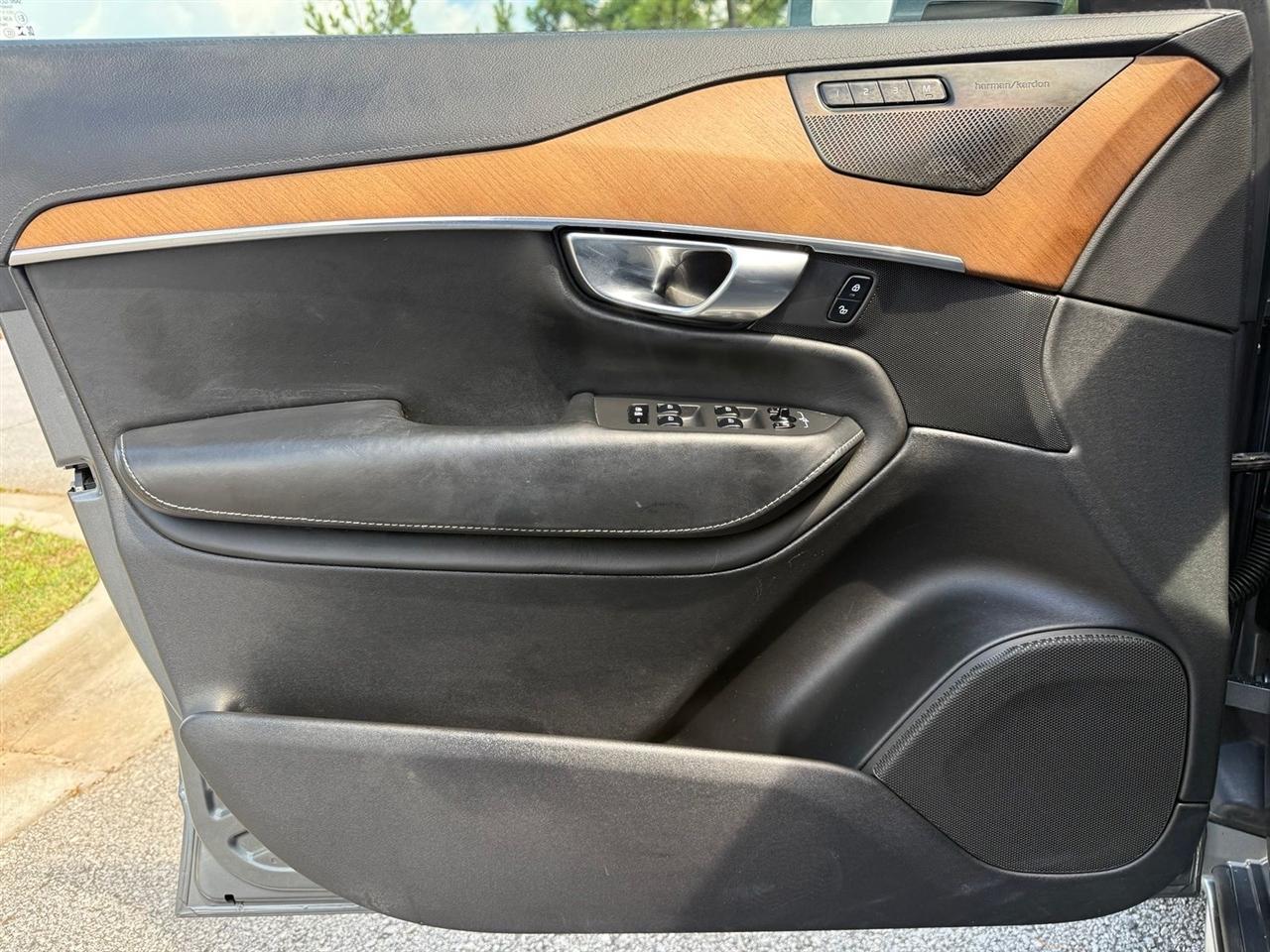 Volvo XC90  2019