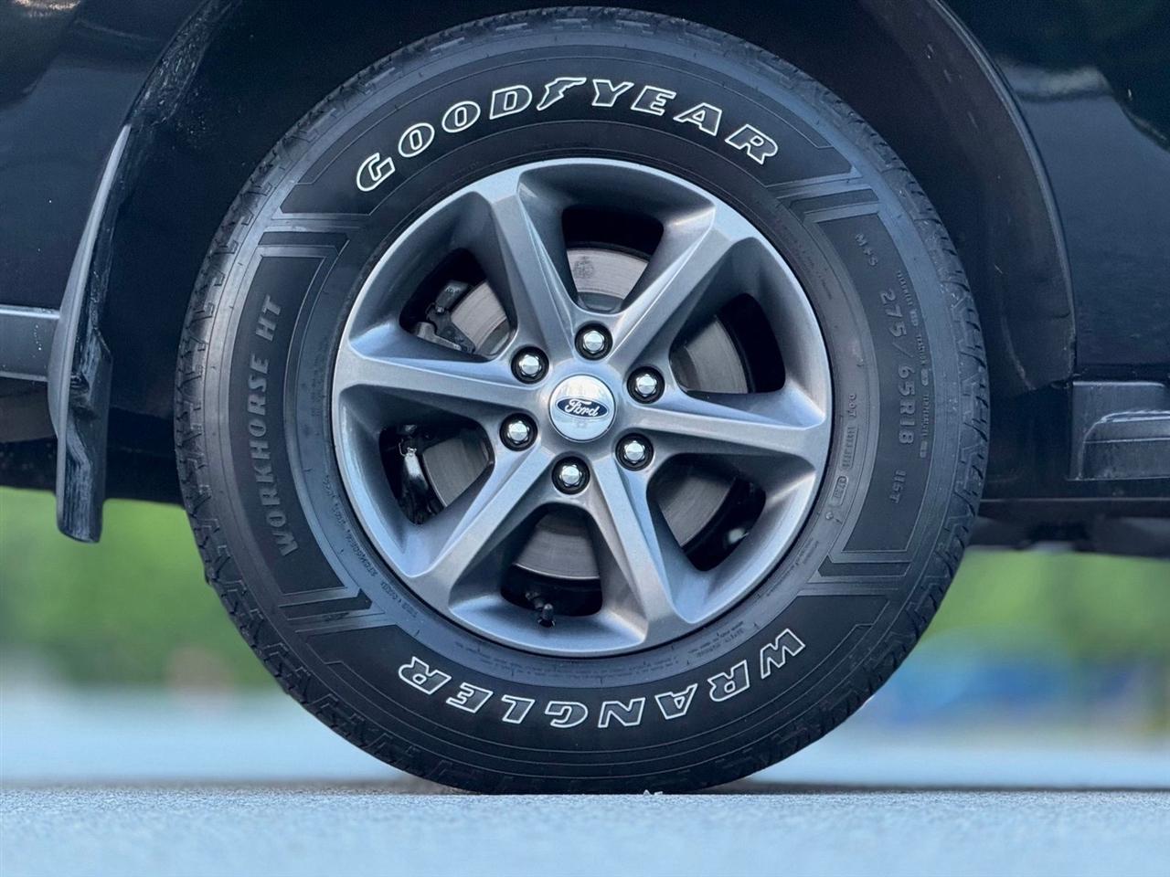 Ford Expedition  2021