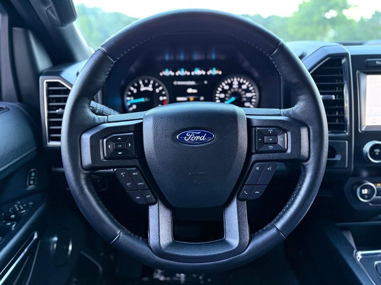 Ford Expedition  2021