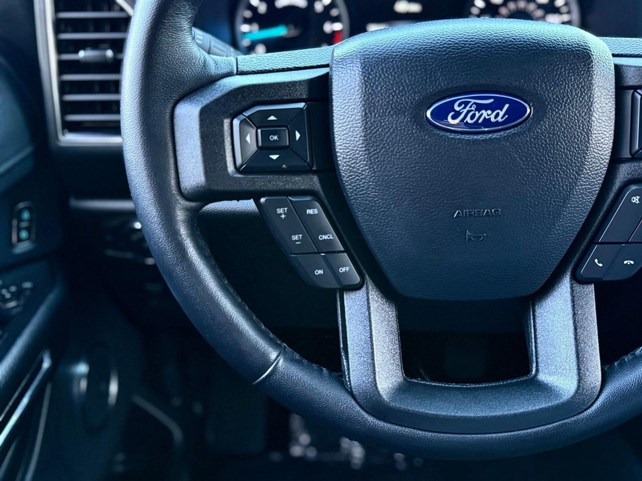 Ford Expedition  2021