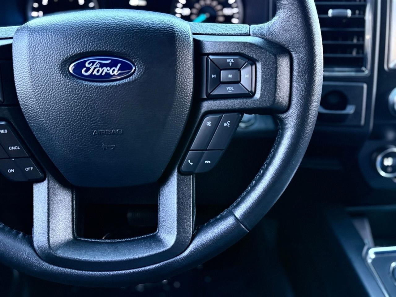 Ford Expedition  2021
