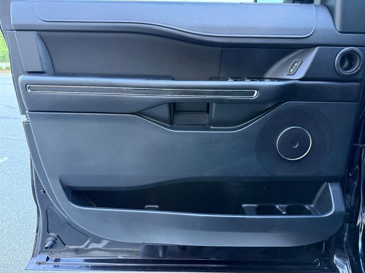 Ford Expedition  2021