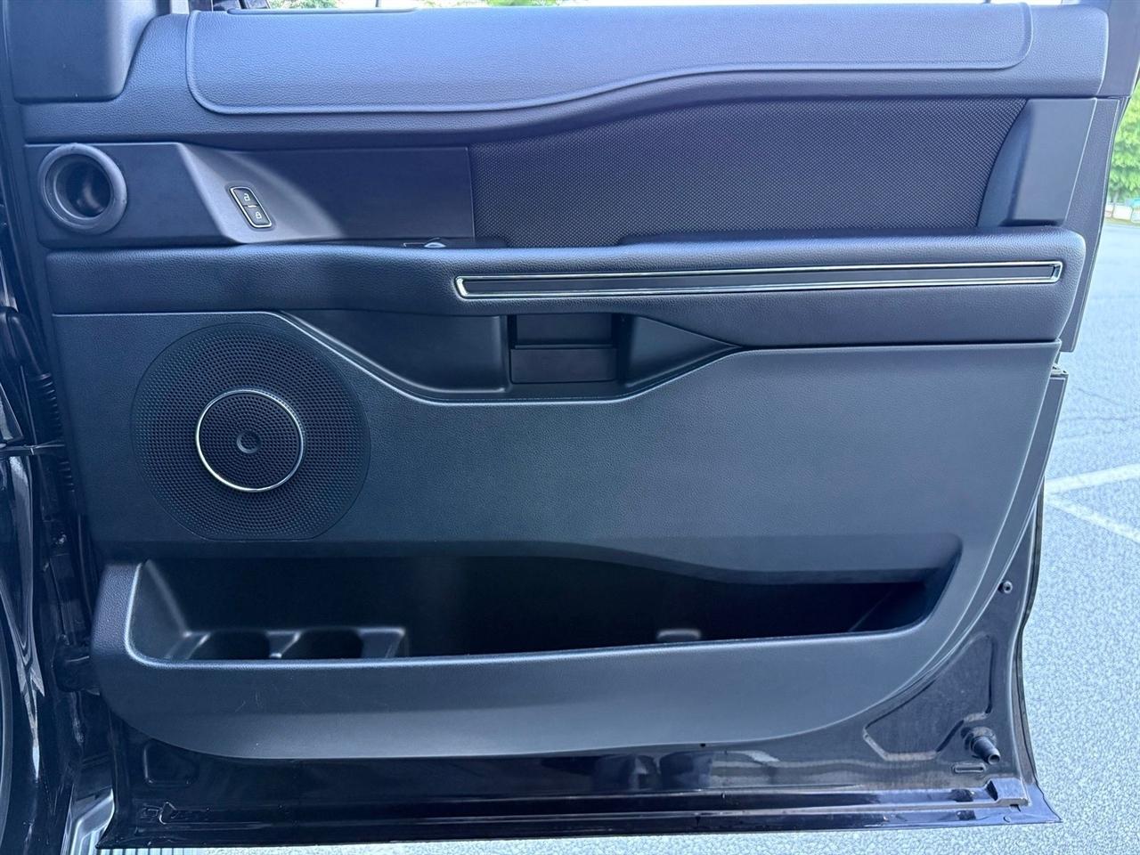 Ford Expedition  2021