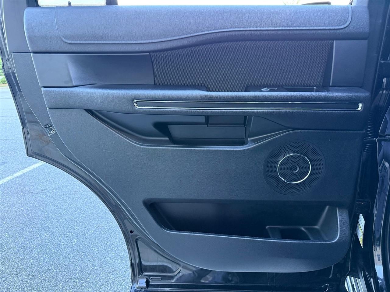 Ford Expedition  2021