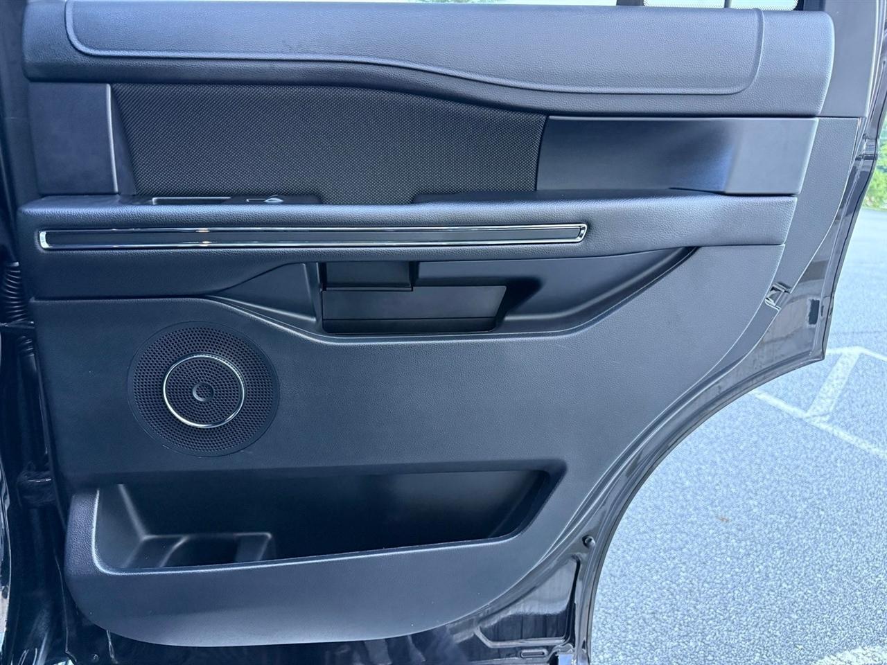 Ford Expedition  2021