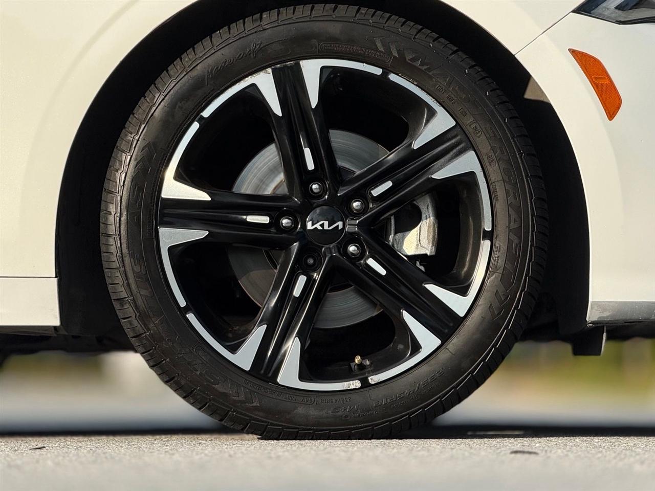 Kia K5  2023