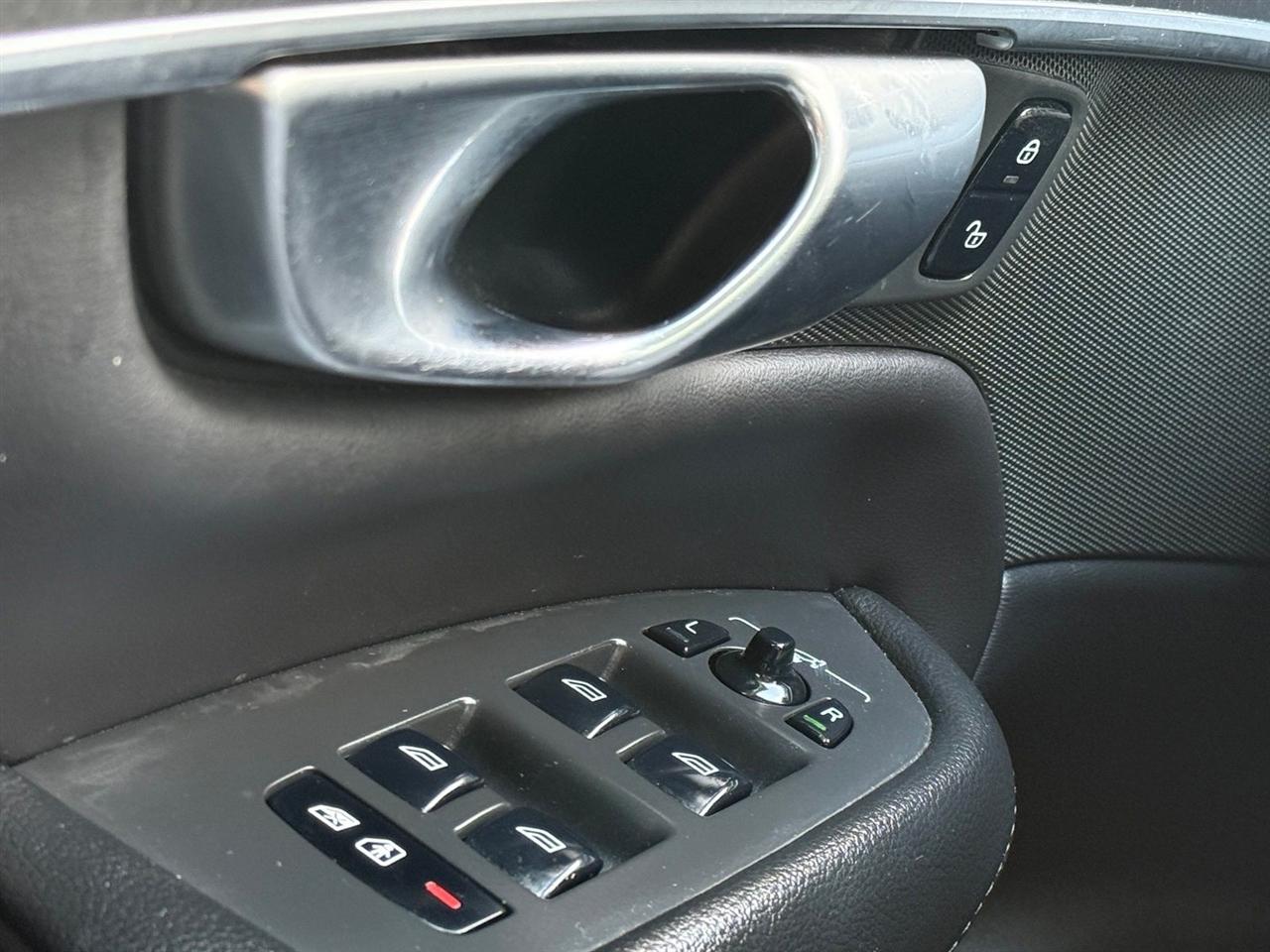 Volvo XC90  2020