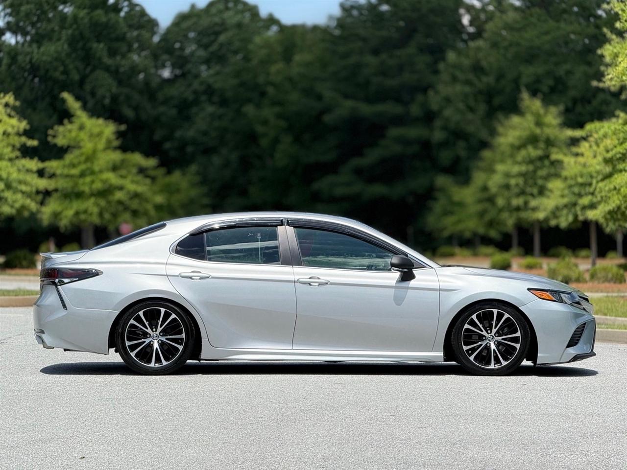 Toyota Camry  2018