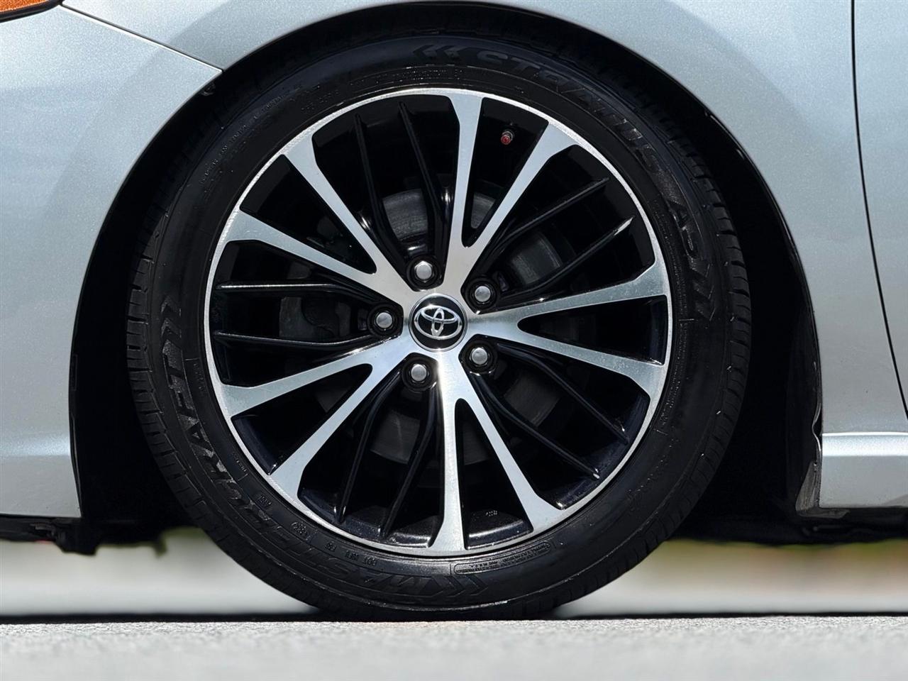 Toyota Camry  2018