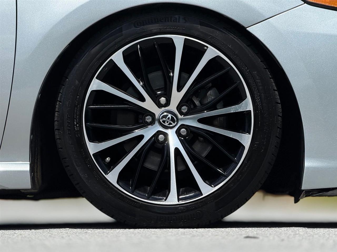 Toyota Camry  2018