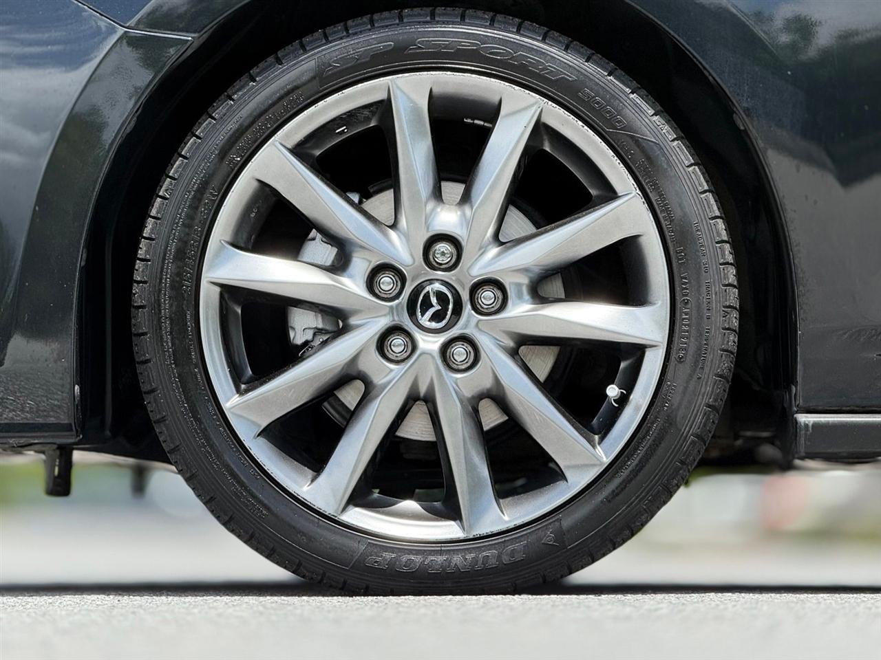Mazda MAZDA3  2015