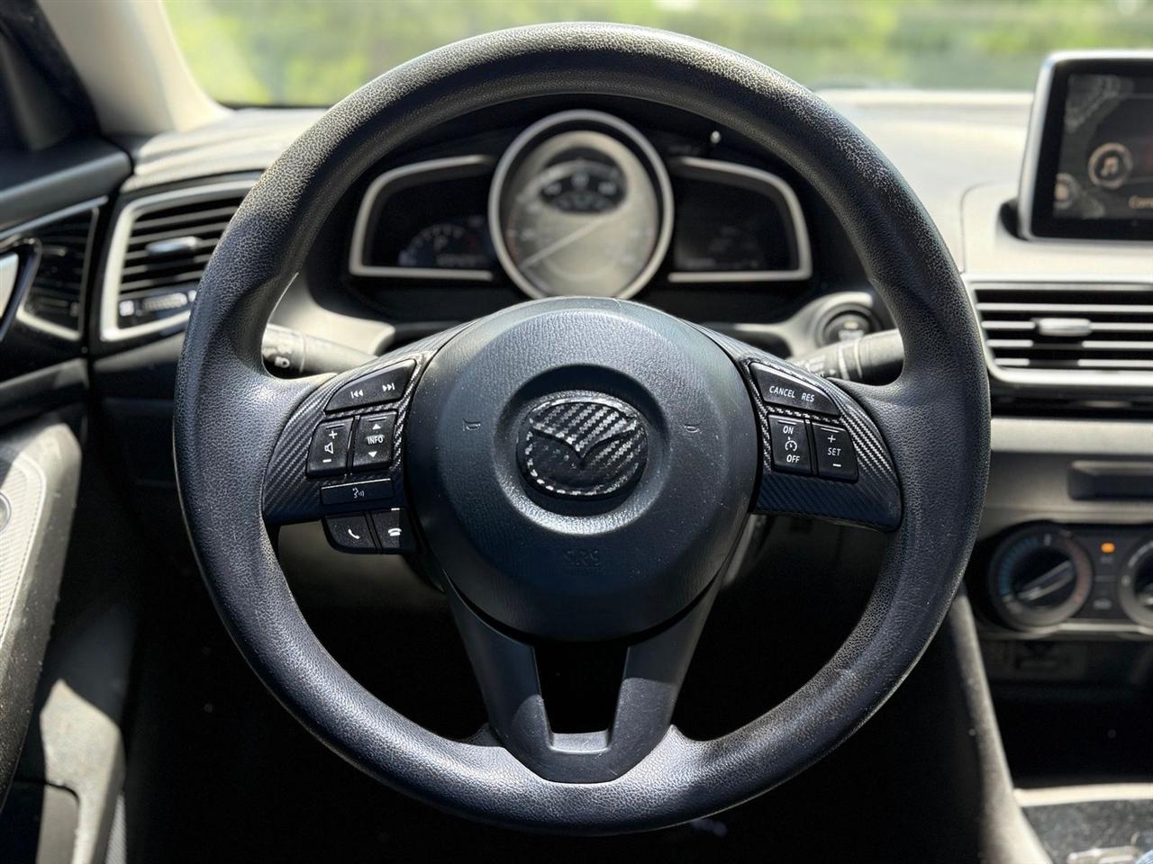 Mazda MAZDA3  2015