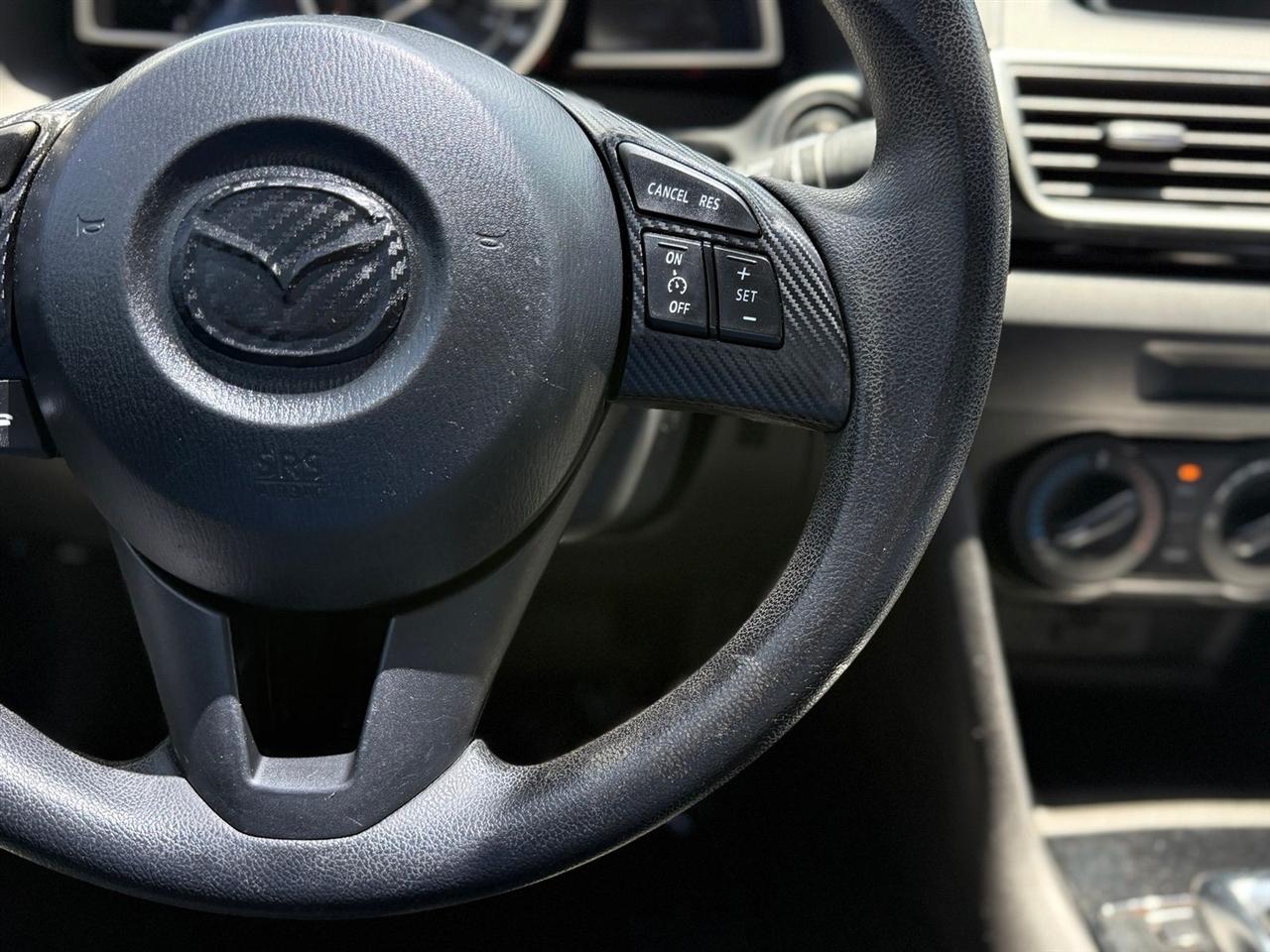 Mazda MAZDA3  2015