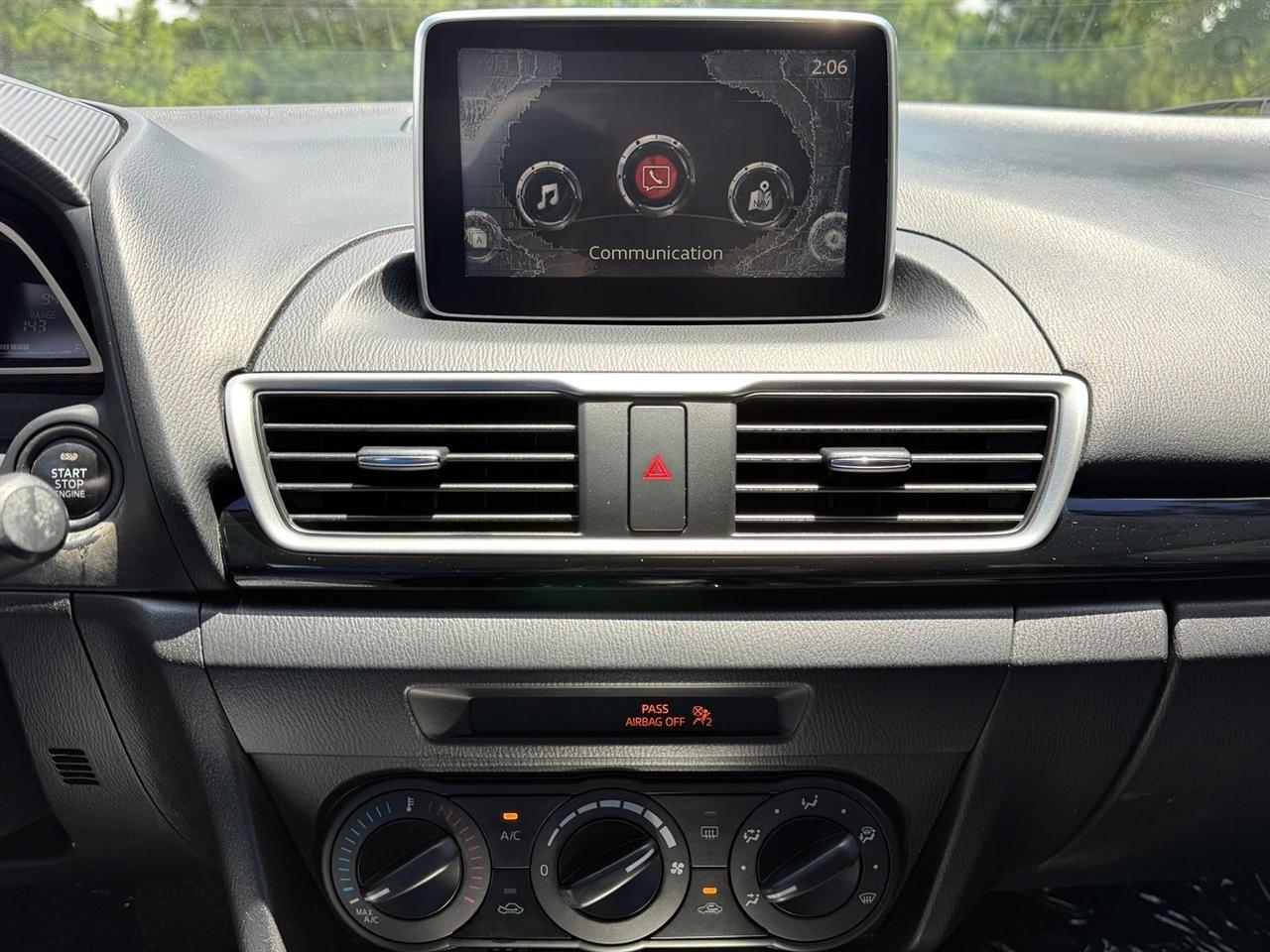 Mazda MAZDA3  2015