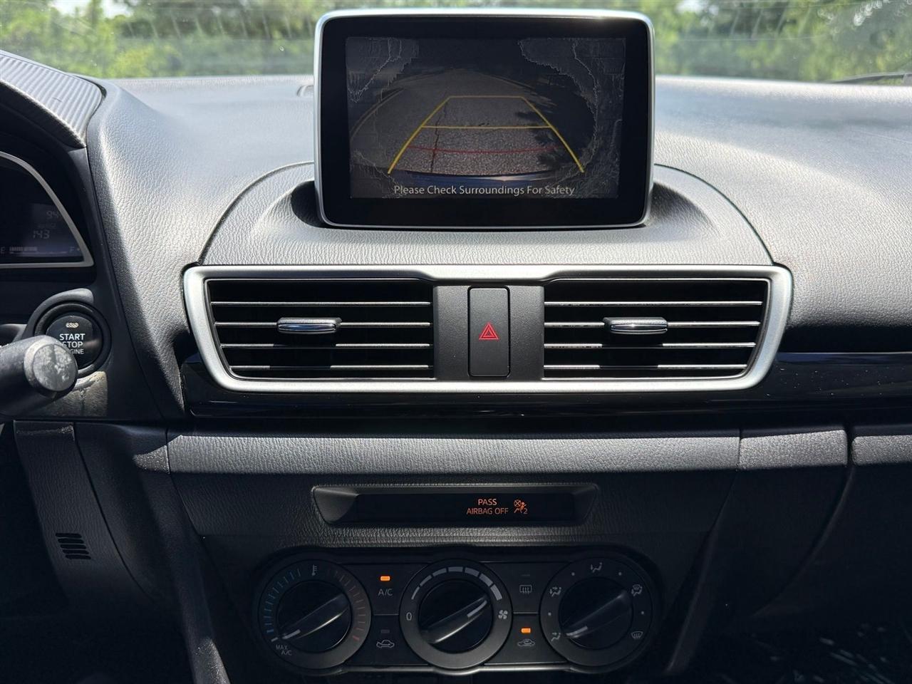 Mazda MAZDA3  2015