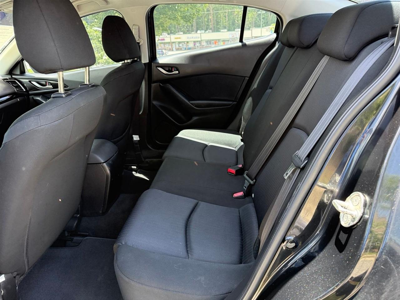 Mazda MAZDA3  2015
