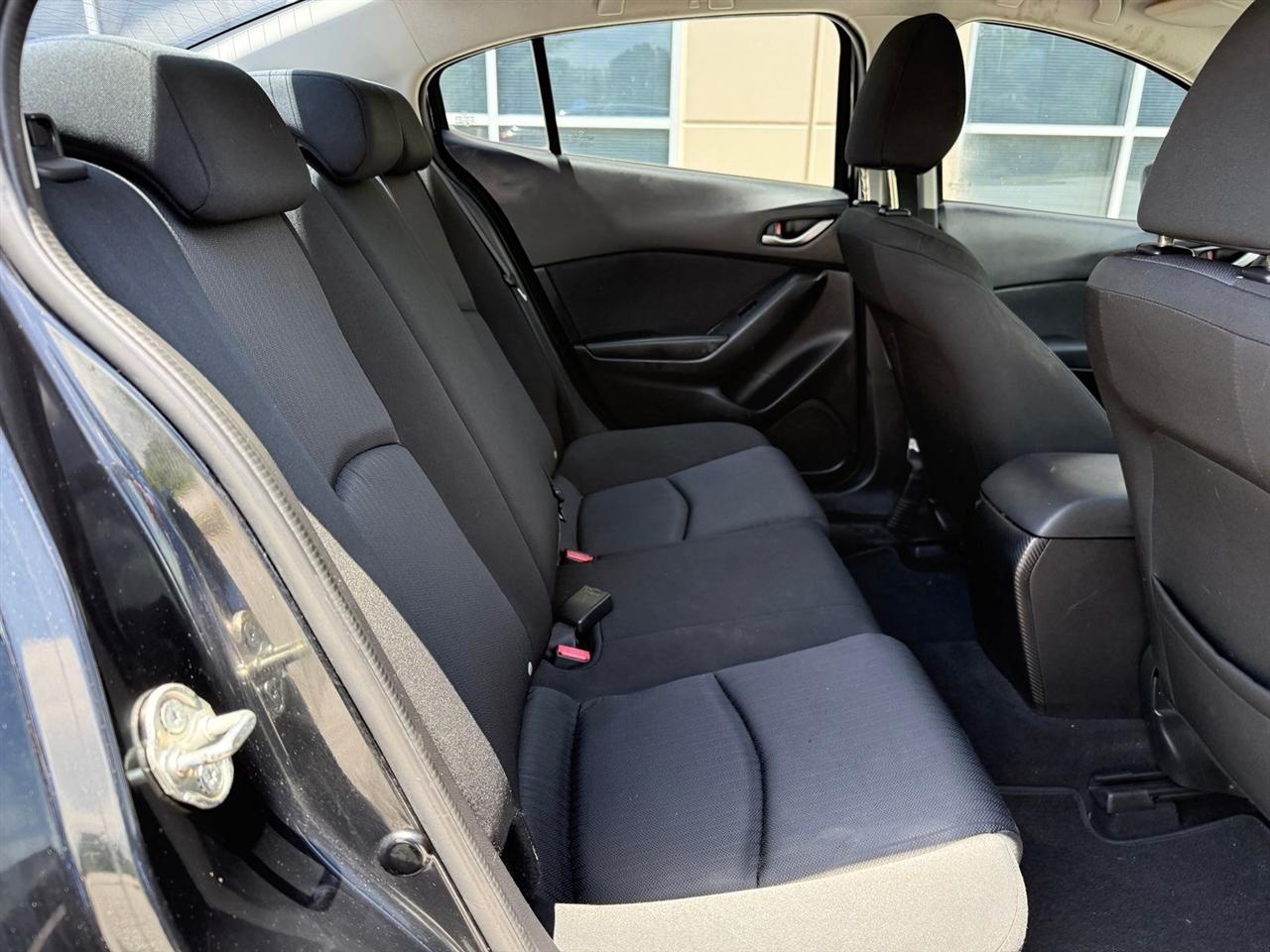 Mazda MAZDA3  2015