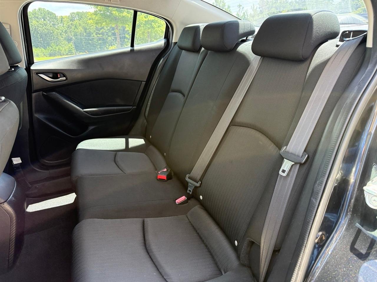 Mazda MAZDA3  2015